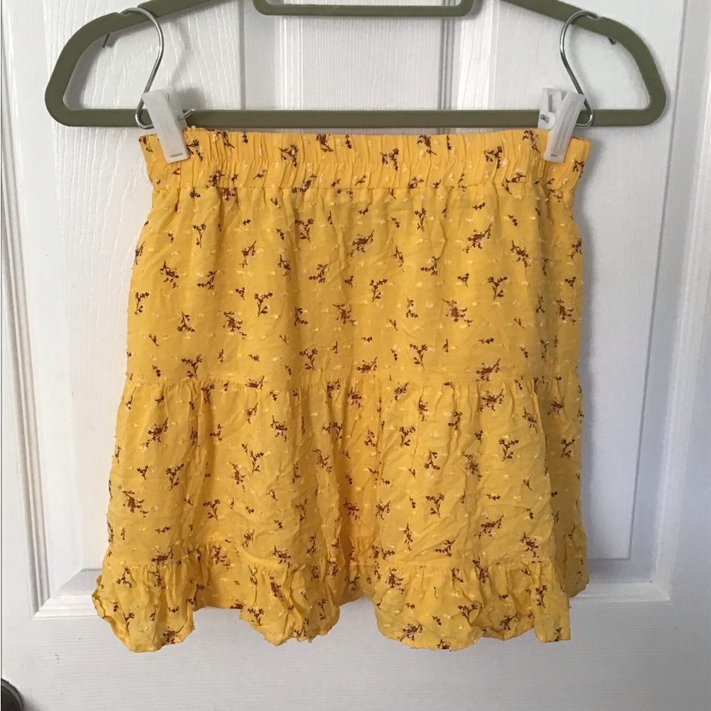 Forever 21 Yellow floral skirt  med
